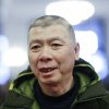 62-year-old Feng Xiaogang recent photos are very haggard hair balding face white